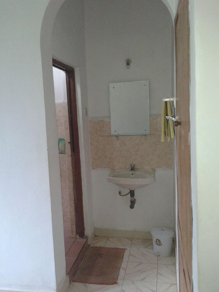 Astoria Hotel Parra Екстериор снимка