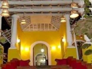 Astoria Hotel Parra Екстериор снимка