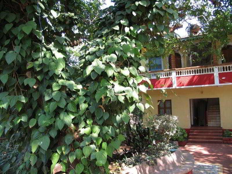 Astoria Hotel Parra Екстериор снимка