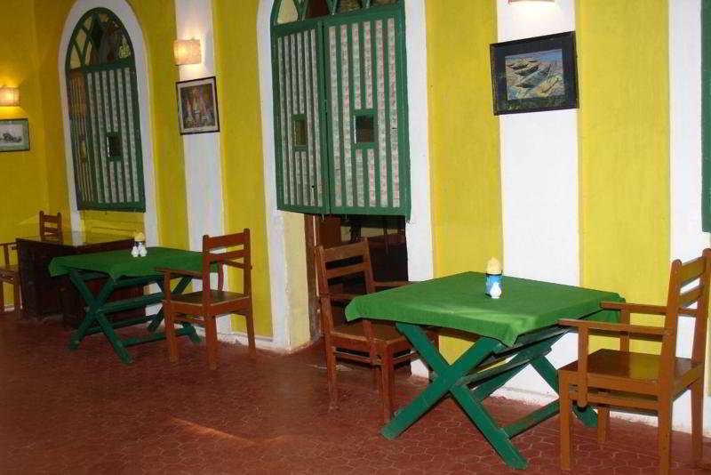 Astoria Hotel Parra Екстериор снимка