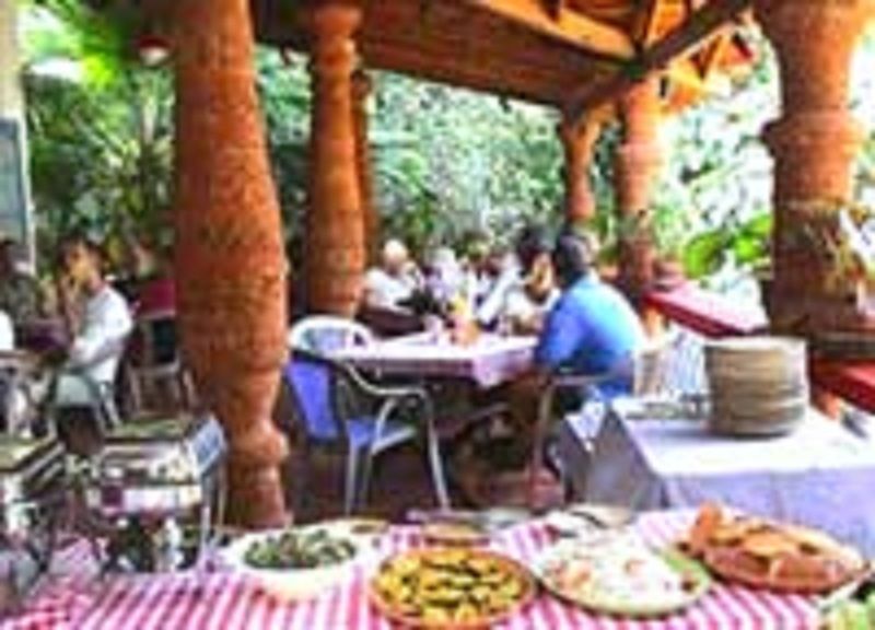 Astoria Hotel Parra Екстериор снимка