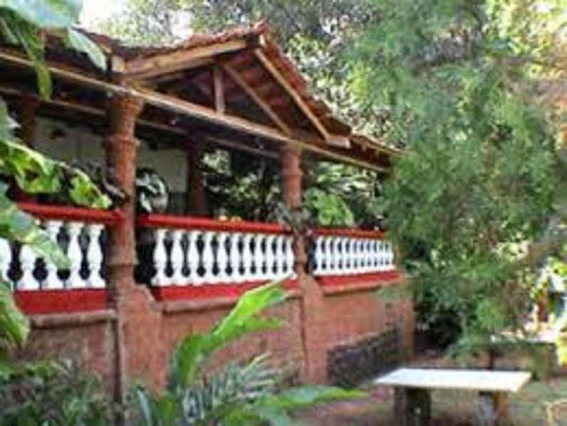 Astoria Hotel Parra Екстериор снимка